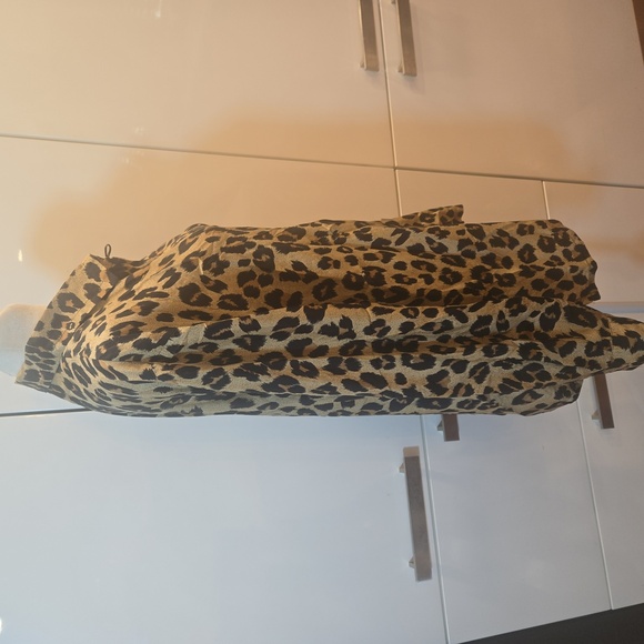 VTG 100% Silk Leopard Print Long Sleeve Button Down Blouse Brown Medium - Picture 4 of 11
